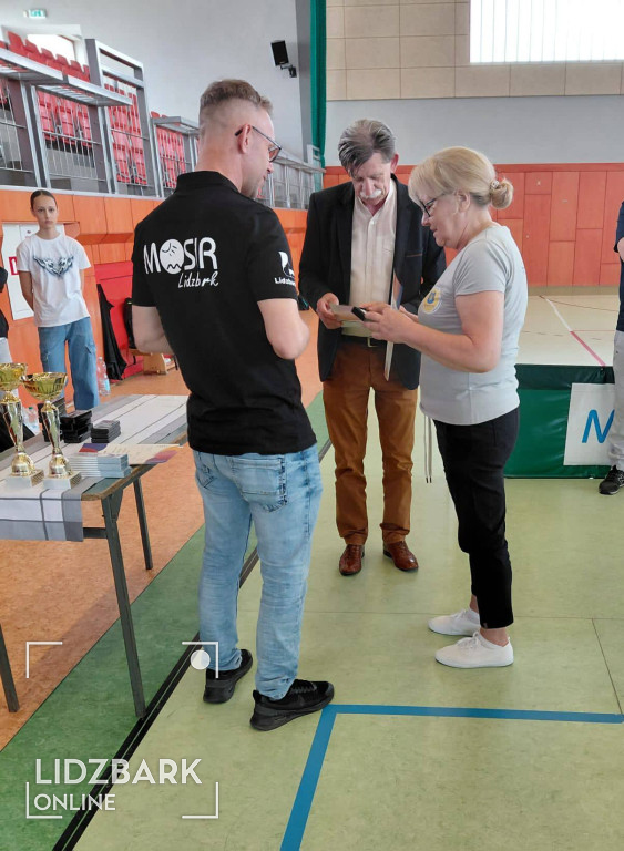 Turniej tenisa stołowego UTW o Puchar Burmistrza.