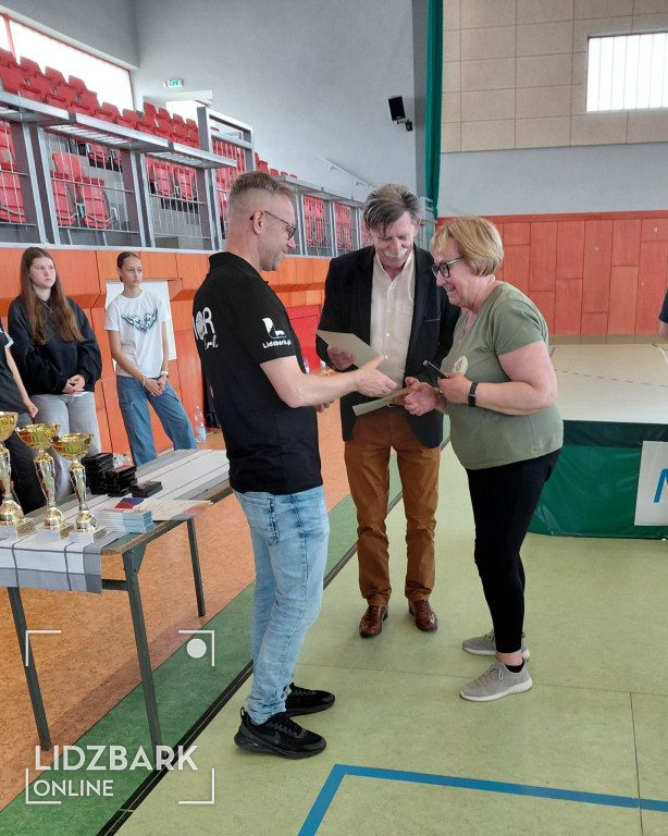 Turniej tenisa stołowego UTW o Puchar Burmistrza.