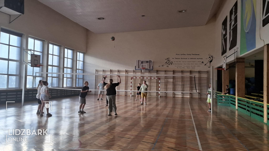 Noc w szkole?! Klasa 6b zrobiła to !