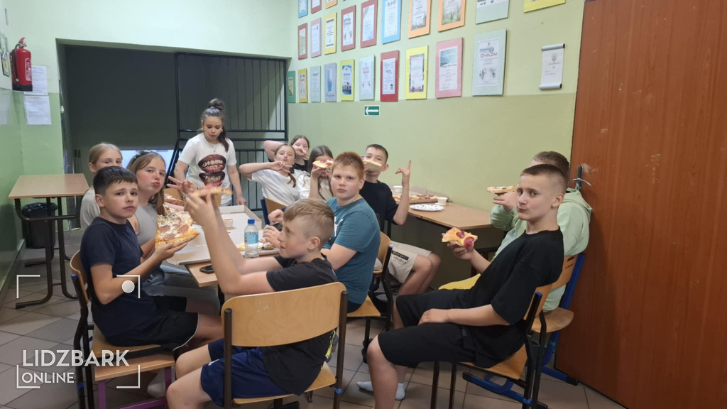 Noc w szkole?! Klasa 6b zrobiła to !