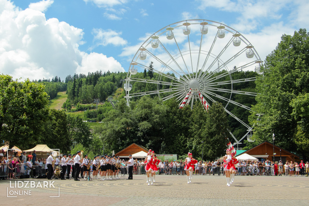 Parady marszowe na Festiwalu Orkiestr OSP w Wiśle