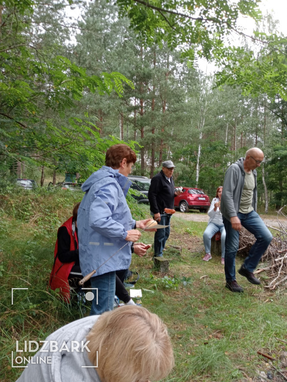 Studenci UTW Lidzbark na strzelnicy