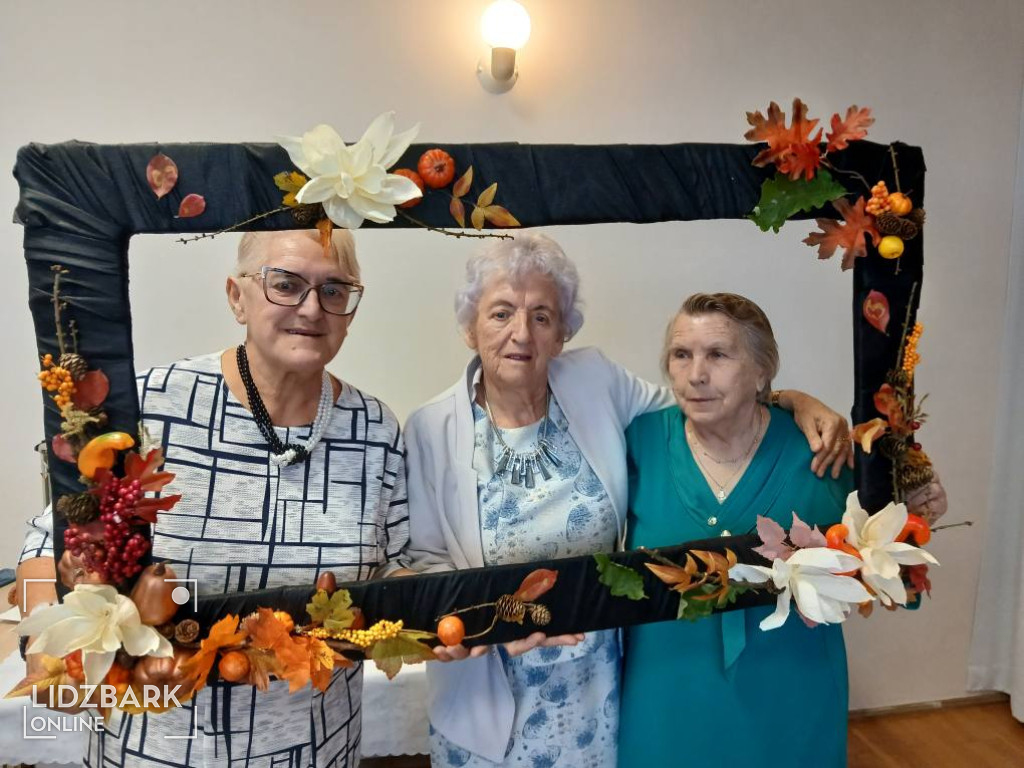 Jesień pełna tańca w Dziennym Domu Senior+