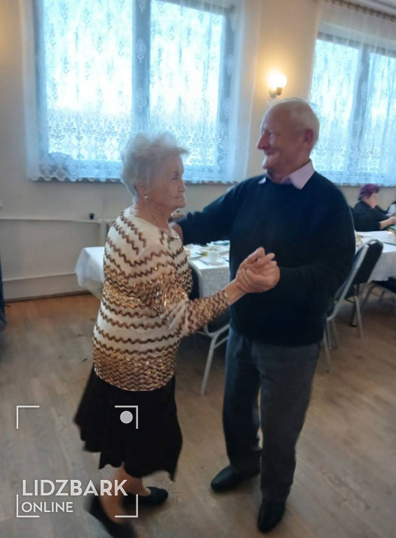 Jesień pełna tańca w Dziennym Domu Senior+