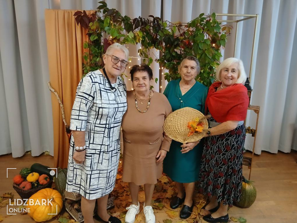 Jesień pełna tańca w Dziennym Domu Senior+
