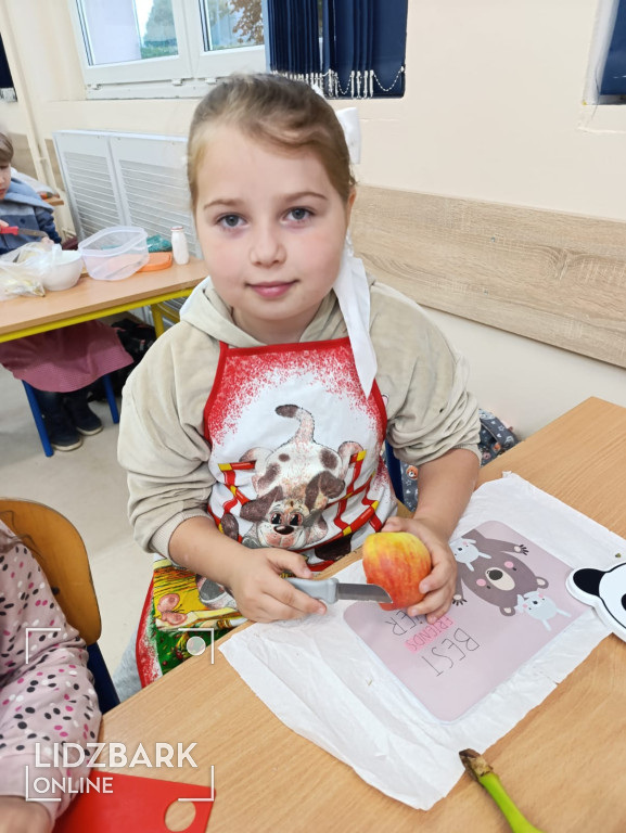 Klasowa wycieczka i witaminowa sałatka w IIa SP I