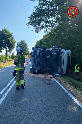 Ciężarówka przewróciła koło Piaseczna-122