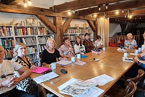 Lidzbarski Krąg Literacki spotkał się w bibliotece-965